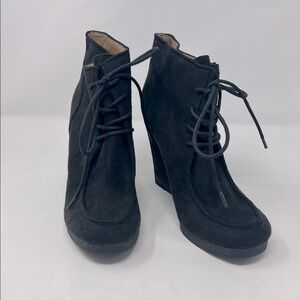 Nine West Black Suede-Like Wedged Lace-Up Ankle Booties Size 8